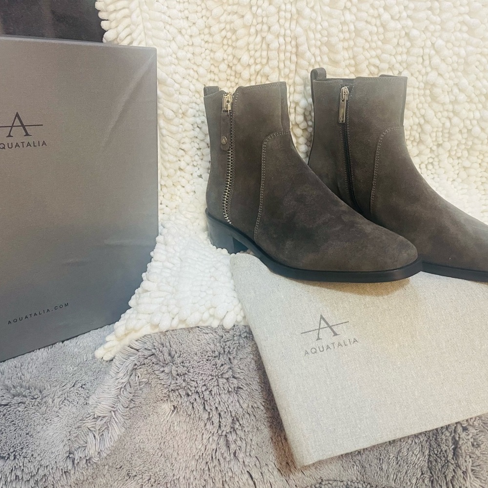 Aquatalia Weatherproof size 8 ankle boot